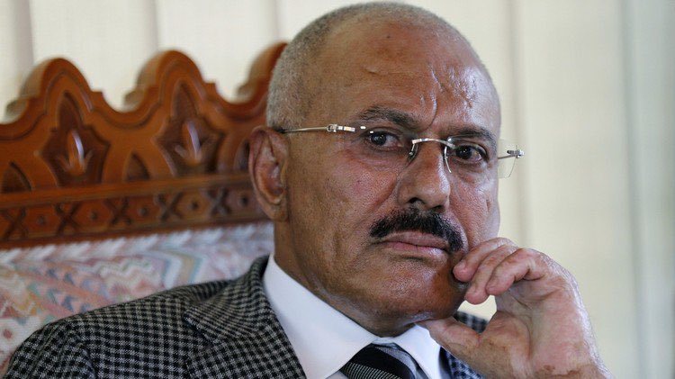 falih_448's tweet photo. أنصح المملكة العربية السعودية باستثمار الخلاف بين الحوثيين وصالح في منح مكافئة لمن يسلم المخلوع للسعودية. فرصة لا تتعوض https://t.co/o2qUzSS4FX
