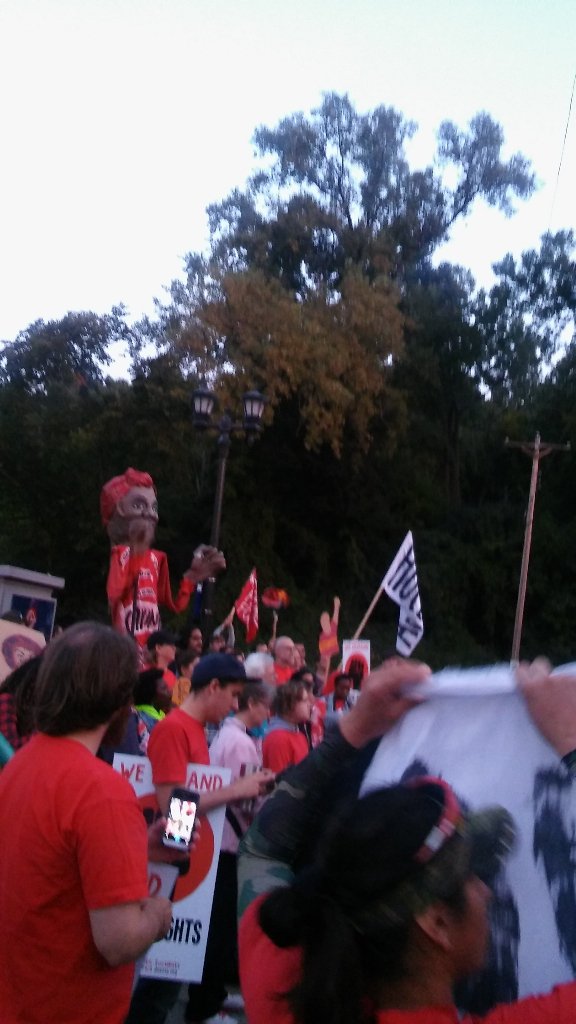 dskamper's tweet photo. #Fightfor15 #CTUL #LaborDay #SolidarityForever In St Paul with striking Fast Food workers. https://t.co/NBFFm0tRrh