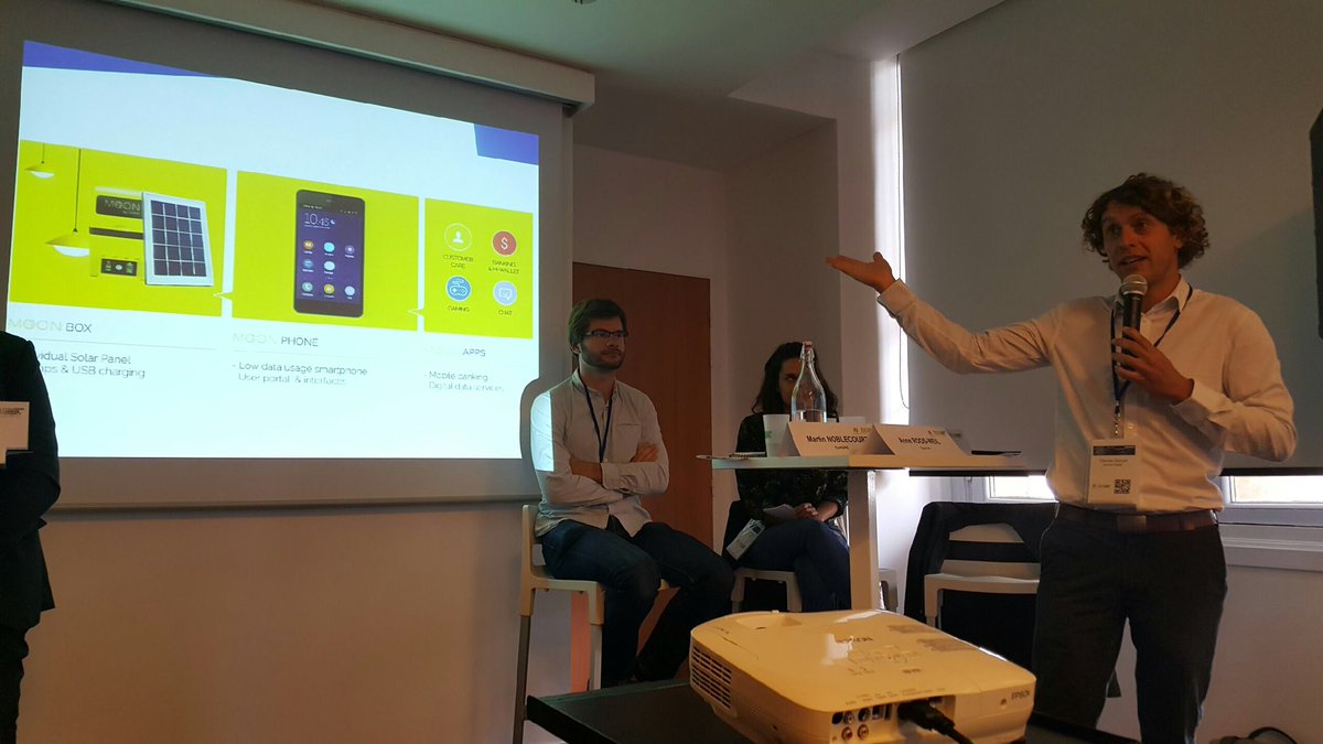 assoARLEM's tweet photo. @ConvergencesORG présentation de la #startup @SunnaDesign by 
#SamuelThomas 
#newtech #sdgs #convergences #odd #solar #innovation https://t.co/6LoqJHNIDx