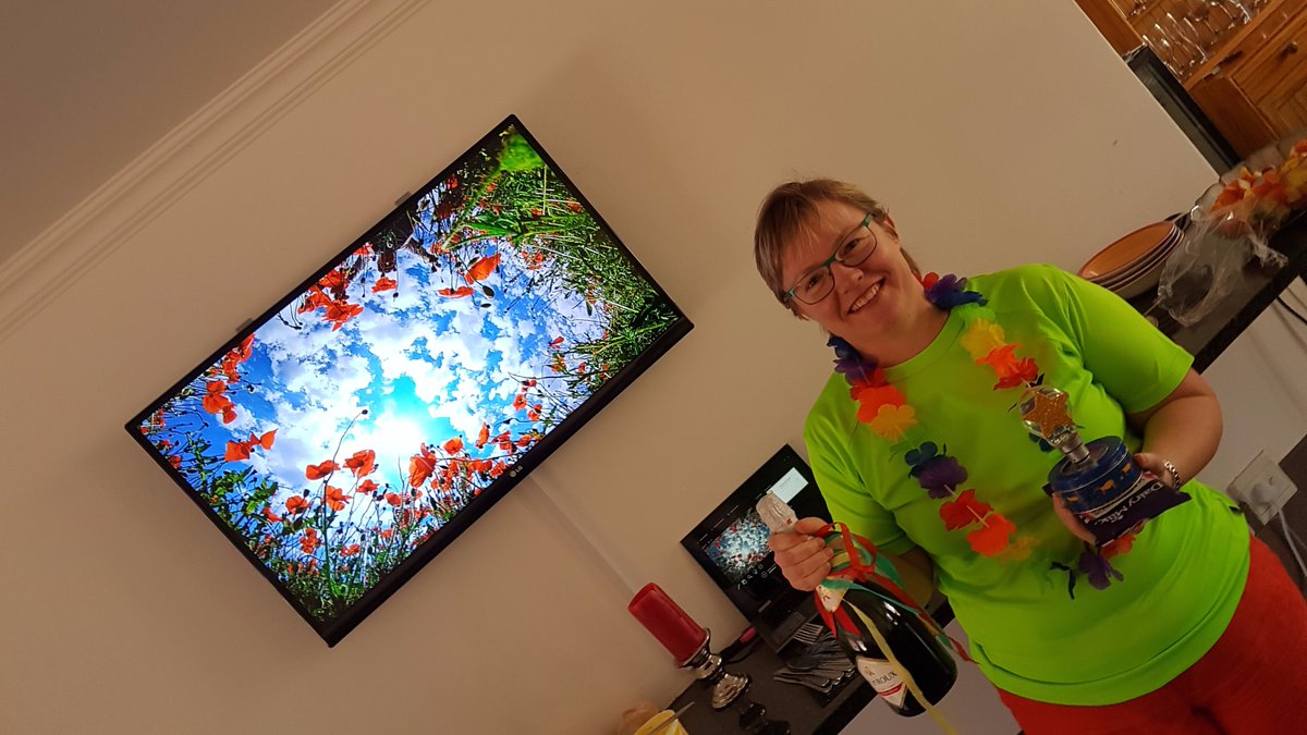 DacSystems's tweet photo. Jenny won the brightest person in the room for #SpringDay2017 Congratulations Jenny. https://t.co/imzNG0nziD
