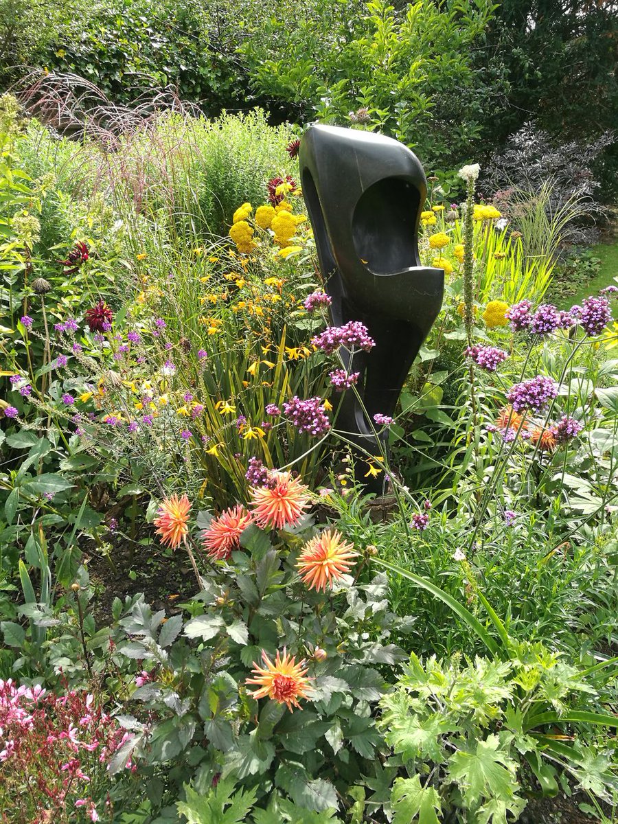 MLGardenDesign's tweet photo. Sculpture in clients garden, alienesque?!? #gardensculpture #gatdendesign https://t.co/S9XTJETe4B