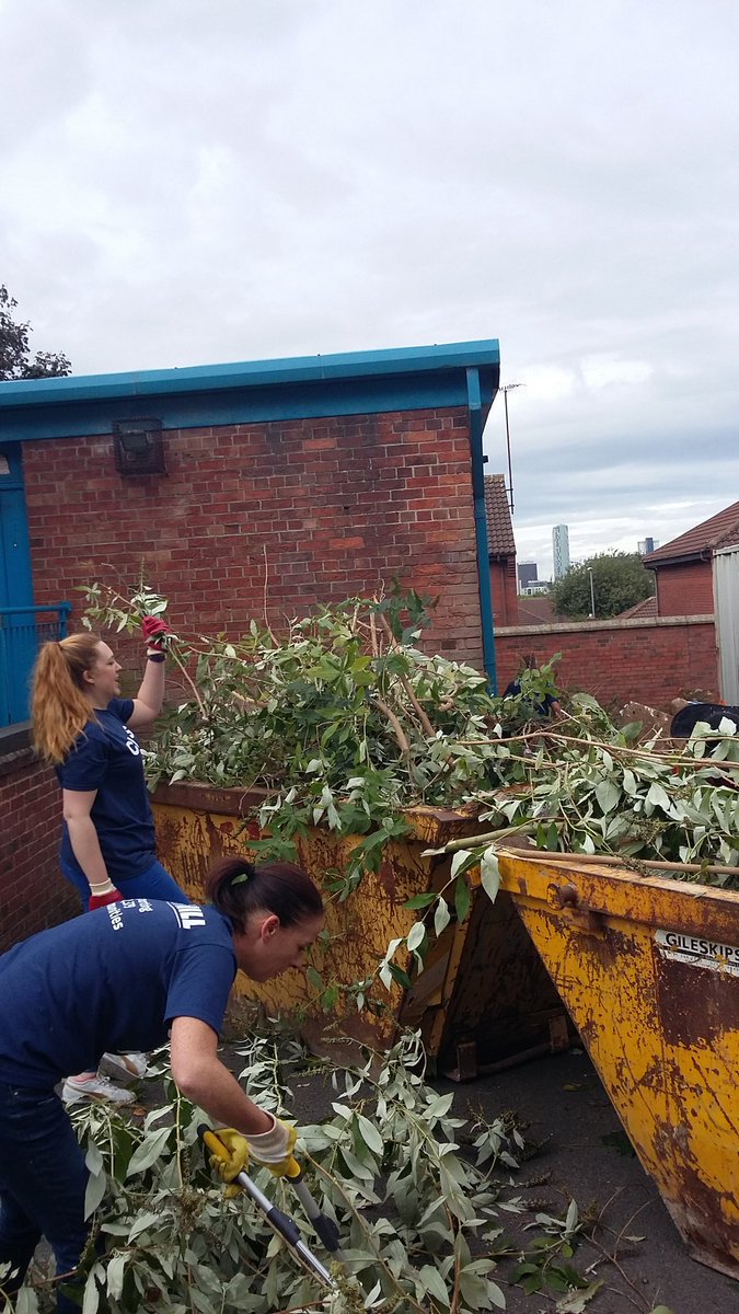 Our #Liverpool team are spending the next 2 days volunteering <a href="/sollyboxingabc/">SollyABC</a> helping to clear land around their gym #closetohome