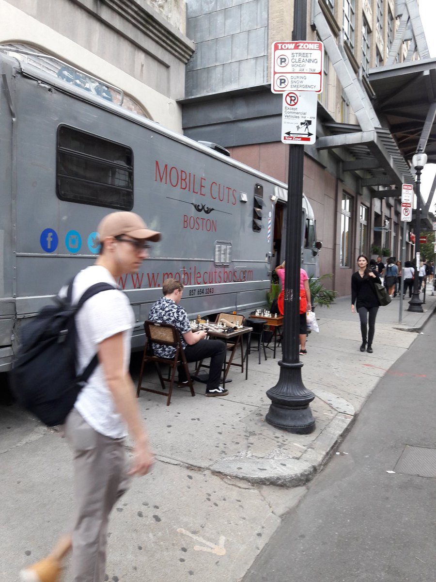 mobilecuts_'s tweet photo. Don't Matter Day or Night. Same ambiance. Same Experience!

#Mobilecuts #mobilelife #boston#summer17 #thenewway #Copley #Newburystreet https://t.co/9scZ3kXGy8