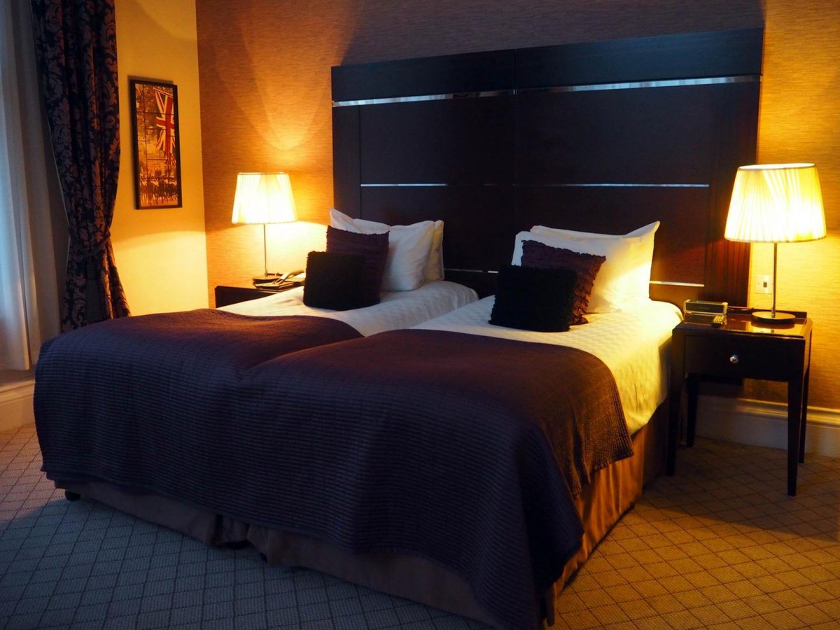 The Grosvenor Hotel, London Review - buff.ly/2wxNcsd  <a href="/grosvenorLDN/">The Grosvenor Hotel</a> #tbloggers #travelblogger #blogginggals <a href="/UKBloggers1/">UK Bloggers</a>