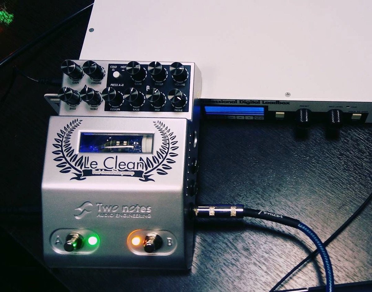 twonotesaudio's tweet photo. What kind of pedal do you use for a clean tone?
📷: renat_starkin Perfect pair! #leclean #torpedolive https://t.co/gOAbA8pEV8