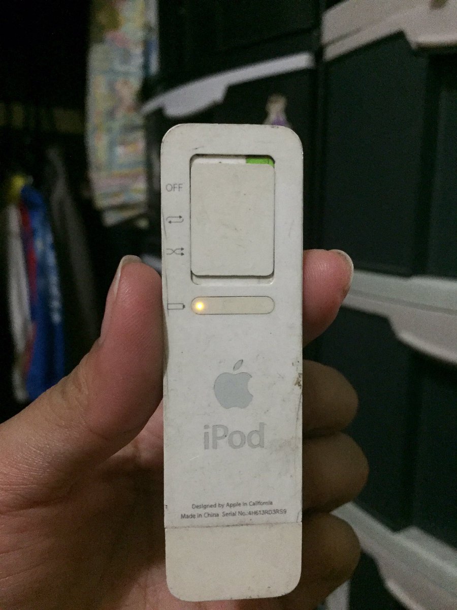 emeraldyado's tweet photo. Wow hello there old friend! #ipodshuffle #512MB 🤣🤗highschool days 🤣 https://t.co/jZaQv3ByxV