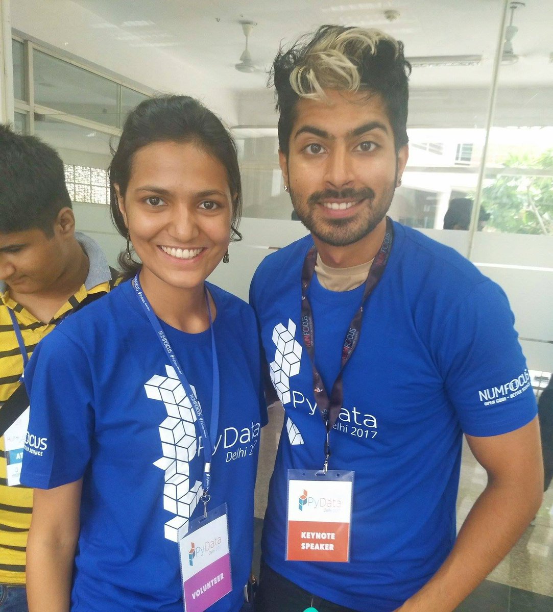 akarsha98's tweet photo. Attended an informative session on #DeepLearning by keynote @sirajraval ! Happy to be a part of #PyDataDelhi17 π https://t.co/JsNtTO17v0
