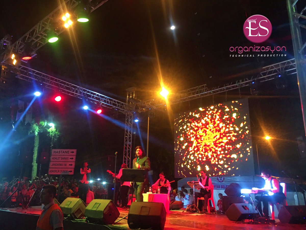eseventofficial's tweet photo. "Ahmet Safak Konseri Denizli🔊🎤 " @ahmetsafak_tc #ahmetsafak #konser #concert #esorganizasyon #technicalproduction #sound #light #display https://t.co/Wxh3vKyMWV