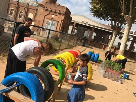 AfalaLio's tweet photo. Gràcies a tots i totes els que heu fet possible la 1ª Jornada en Comunitat per la remodelació del pati de la nostra escola. #ProjectePatis😍 https://t.co/GqKFFy0bQS