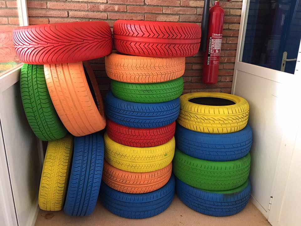 AfalaLio's tweet photo. Gràcies a tots i totes els que heu fet possible la 1ª Jornada en Comunitat per la remodelació del pati de la nostra escola. #ProjectePatis😍 https://t.co/GqKFFy0bQS