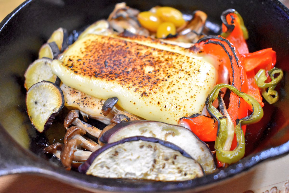 ランママ Sur Twitter 今晩は小さいスキレットでカジキマグロと野菜のオーブン焼き カジキ の上のチーズはあとから乗せてバーナーで炙りました 生姜焼き用のお肉でニンニク焼き 冷奴 きゅうりのぬか漬け 梨 ナスのお味噌汁 ご飯90g 糖質量は全部で約45g 詳細