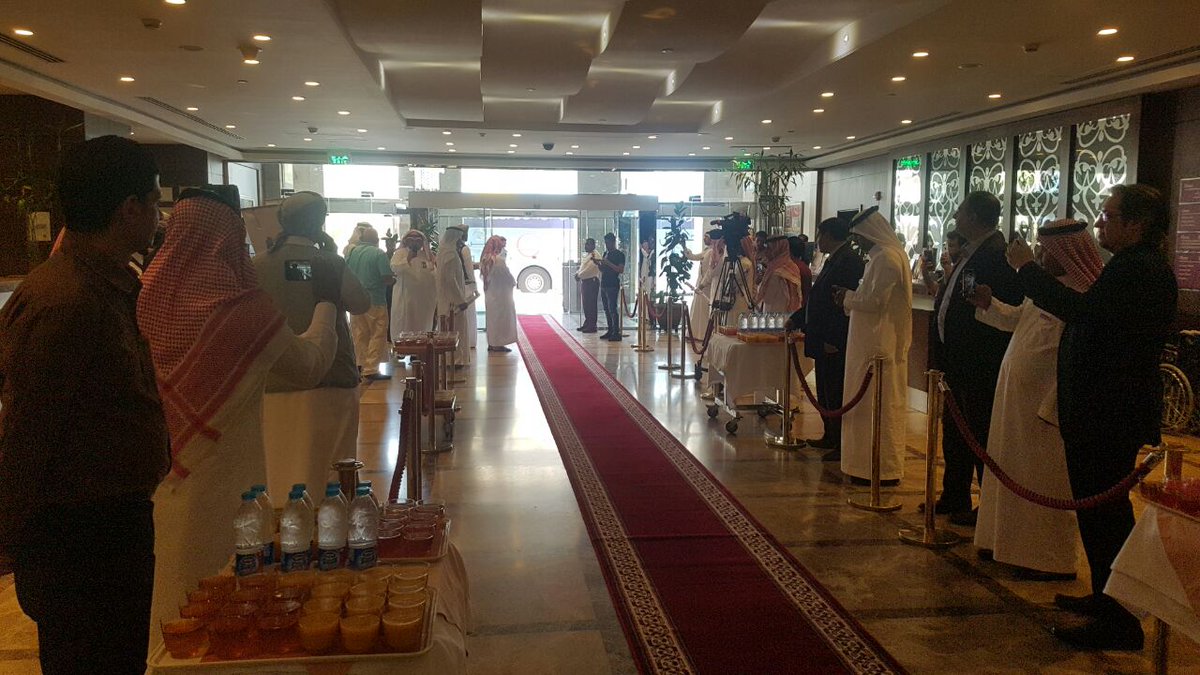 CPMadina's tweet photo. #KingGuests at Crowne Plaza Madinah
#IHGMadinah #IHGRewardsClub #crowneplazamadinah #VeniceNight #SeaFoodNight... https://t.co/JdJvQ1UKZB https://t.co/cWyx6KO27C