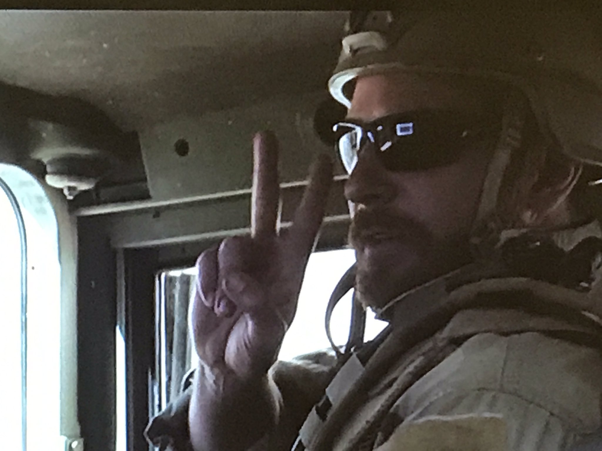 Tp 東方アカ アメリカンスナイパーの主人公なんだけどr6sのブラックベアードそっくり アメリカンスナイパー レインボーシックスシージ T Co 6onqr6tzcq Twitter