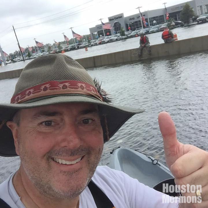 LDSofHouston's tweet photo. #HoustonMormons #HurricaneHarvey #KeepSmiling #HarveyRecovery #HoustonFloods #CountYourBlessings #JustServe #MormonHelpingHands https://t.co/bQNXmvrFaa