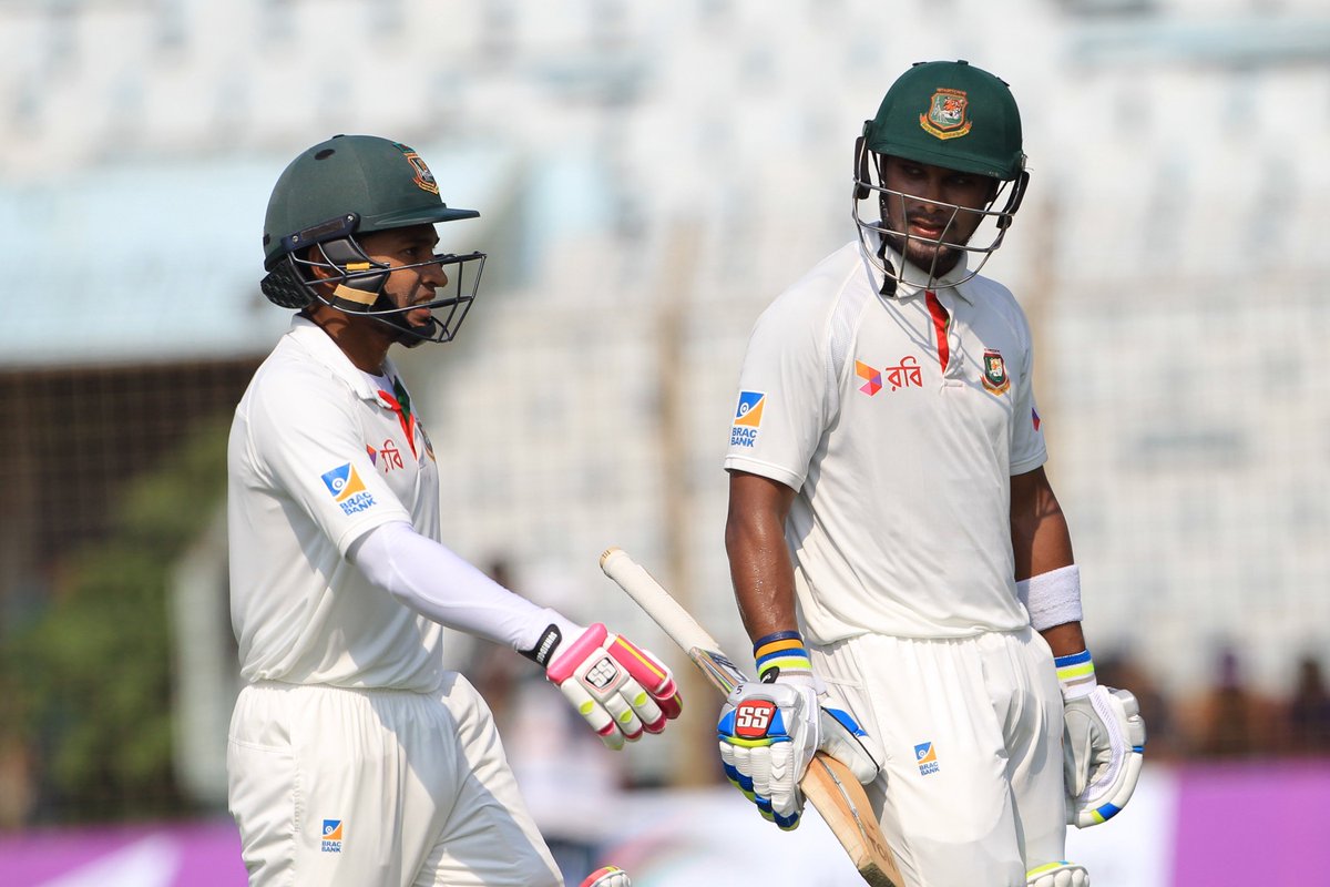 IqbalNayir's tweet photo. First Day belongs to whom...?
#CtgTest #BDvsAUS https://t.co/5w3g5solCS