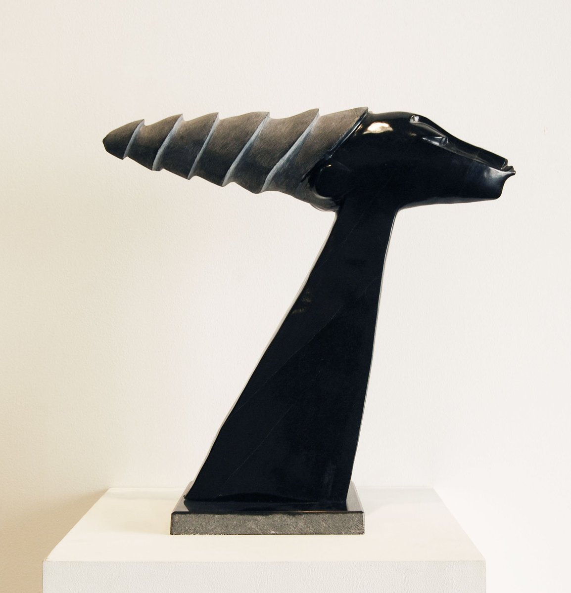 showcasedubai's tweet photo. βQueenβ by Fanwell Maruza (1974 - 2007) #art #sculpture #africanart #springstone #hair #zimbabwe #zimbabweanart #artinfo #stonesculpture https://t.co/yjj4K0vWL1