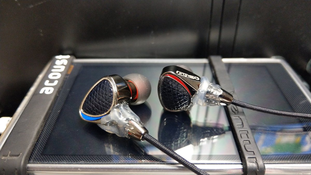 kanzaka_r32's tweet photo. KC09をようやく試聴

KC06と比べて低域が出てますが、タイトかつダイナミックな鳴りで聴いていて気持ちいいですね。高域もしっかり出ていて、ホントにダイナミックドライバーのみなの？って感じです。
#KC09 https://t.co/OjJb3Wb8YM