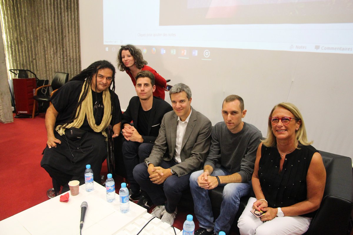 CMicolon's tweet photo. Starting Days @NEOMAbs_Reims : Table Ronde #entrepreneuriat @RyadhSallem2017 @CE_LorChampArd  @viedemerde @NativGaming @bastienbouchet https://t.co/Tx0oAuBoGU
