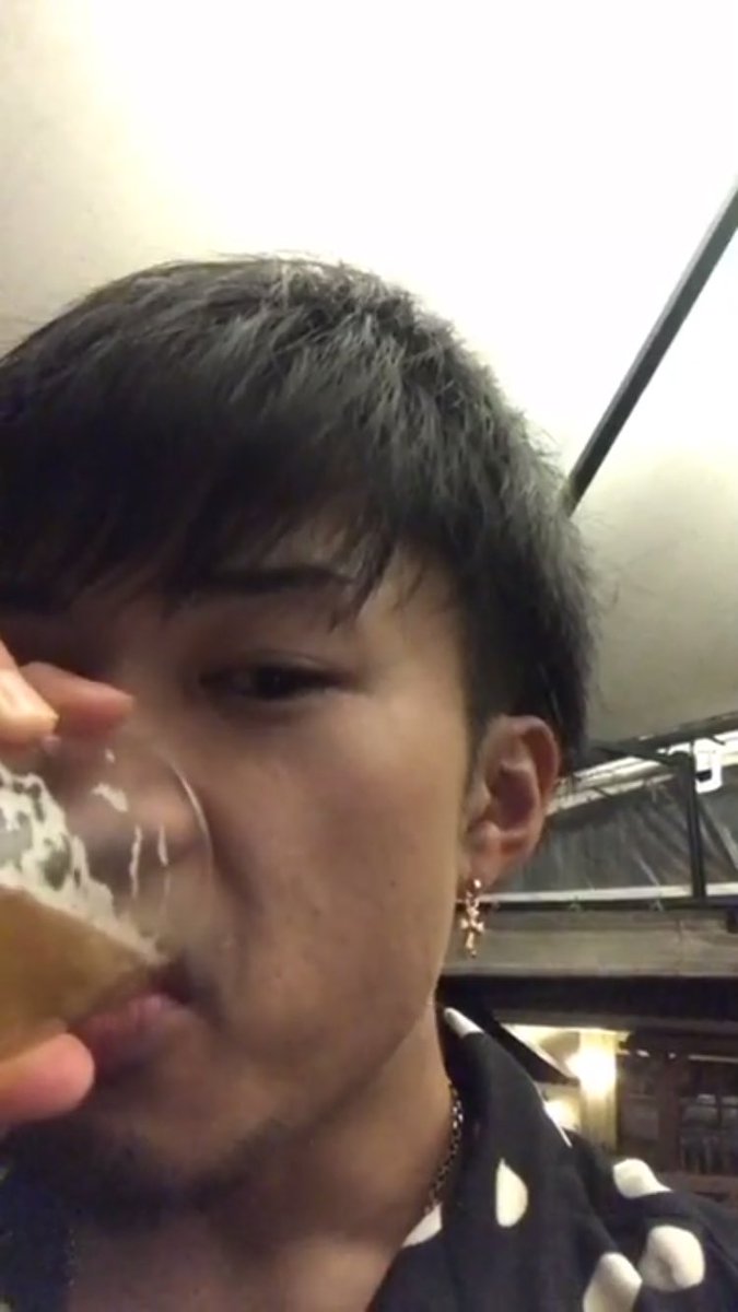 kiiihooo3jsb's tweet photo. 「インスタやったほうが便利だし、なんでやらないのって声がある事も知ってる。だけど、トラモバって存在がある以上、月額324円のお金を払ってくれる人がいる以上、そっちを大事にしたい。自分で324円稼ぐのって大変だよ。」っていうりゅとくん推せる過ぎて泣いてる https://t.co/GVRsESLoZT