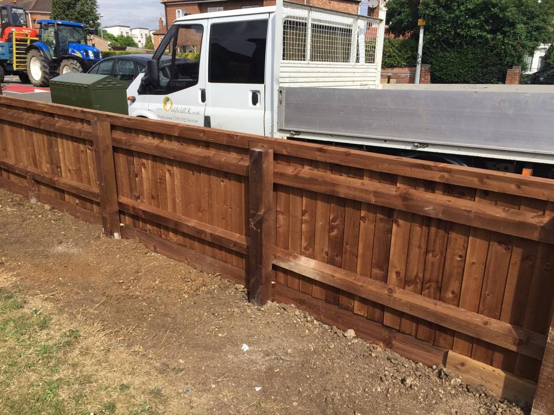 Oakfield UK offer bespoke commercial and domestic fencing in and around Peterborough, visit our website today. buff.ly/2eKBUr9