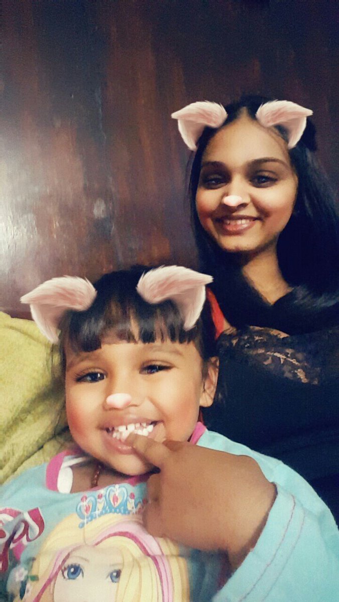 ShannonJLHutton's tweet photo. 03/09/2017 - I don't have Snapchat, so little miss takes her mom's phone to teach me😂 #TooIntelligent #OurBigBaby https://t.co/PrhKMWCNvO