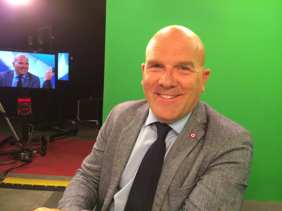 jpvachertlm's tweet photo. #InvitéRédaction sur @TLMLyon tous les jours à 17:30 Pierre #Brochier #FCPE ce soir, @BrunoBonnellOff demain et @RenaudPfeffer mercredi. https://t.co/8a24ODVwQP