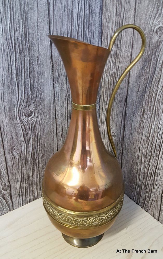 AtTheFrenchBarn's tweet photo. With metallics returning to interior design, the warmth of copper &amp; bronze is great for autumn.
Just like this jug!
https://t.co/2GmJCcFril https://t.co/uyh5ntRrye