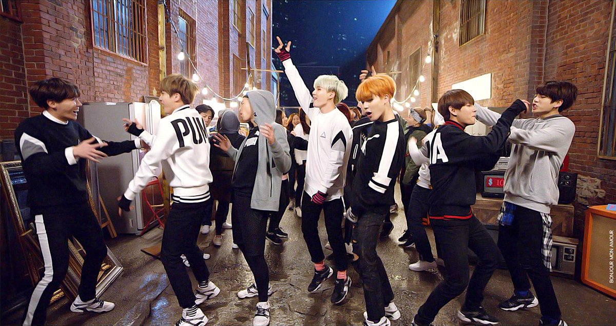Army_k_poper's tweet photo. Good night!💫💗
@a_r_m_y_l_o_v_e @sueminsx @mparanchuk @__lusifer__ @mary_love_bts @_TaeTae4D_ @HopeVioletta @HYHA_V_ https://t.co/dL15ZWck3d