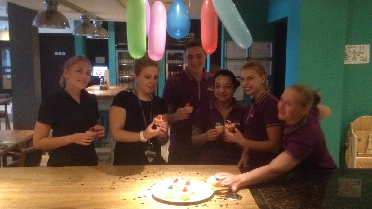 stopKeepmoving's tweet photo. Day 1 of H/K Appreciation week #TottenhamLoveItsH/K #HardestJob #ExceptionalStandards #WeHEARTyou! https://t.co/1zNkN9IsPI