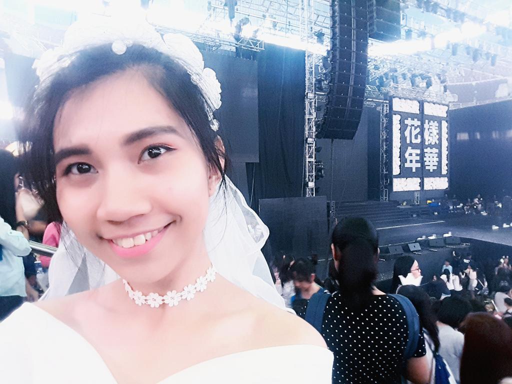 yamastark_'s tweet photo. The most beautiful and #Happeemoment in my life is when I got married emotionally with BTS at #EpilogueInManila thx @happeesy #HappeeHour ❤ https://t.co/RTFPq6dmk1