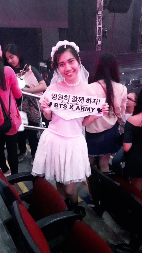 yamastark_'s tweet photo. The most beautiful and #Happeemoment in my life is when I got married emotionally with BTS at #EpilogueInManila thx @happeesy #HappeeHour ❤ https://t.co/RTFPq6dmk1