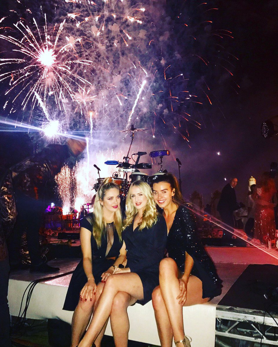 8RAYGroup's tweet photo. Phoenix DJ Live performed for a fabulous #Wedding at the beautiful @BrocketHall this weekend! #LiveMusic #Musicians #EventProfs #Luxury https://t.co/kezMKOau38