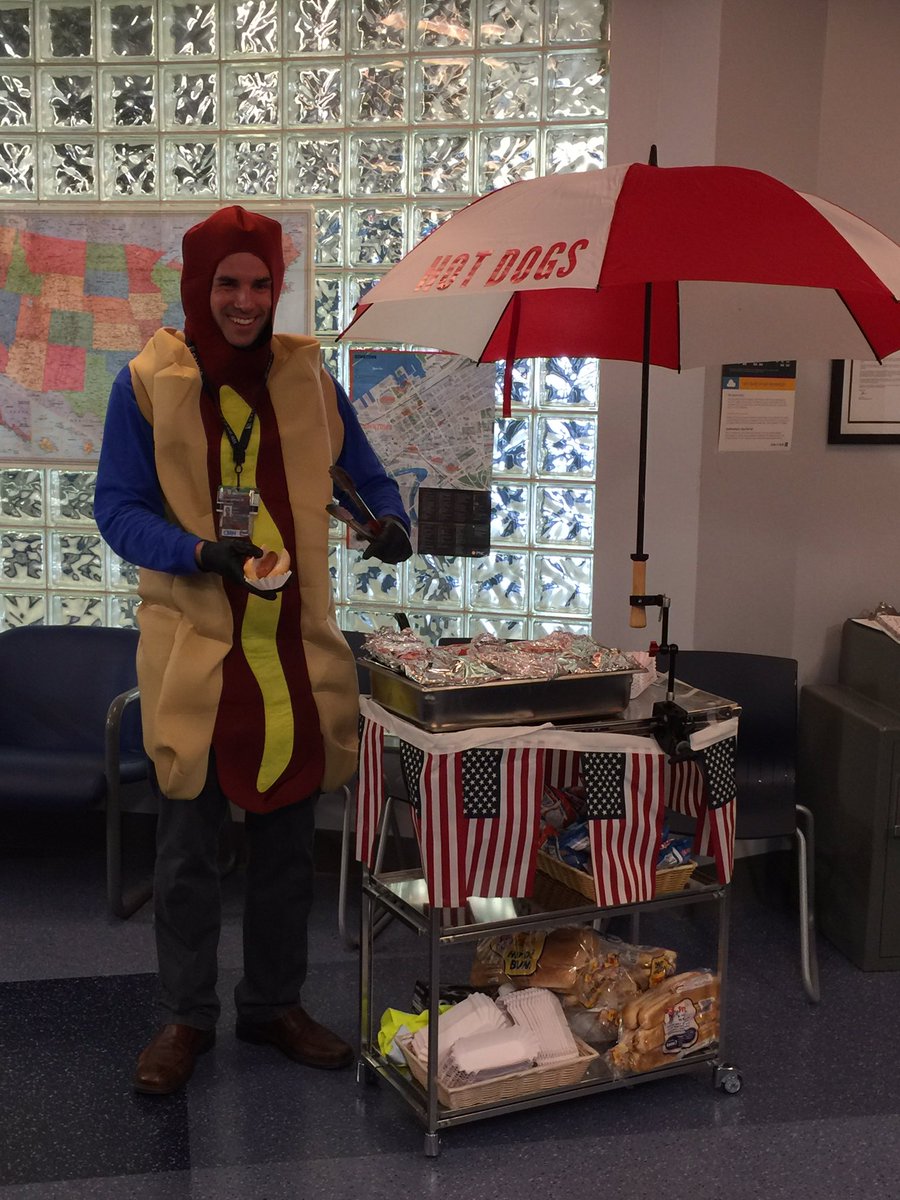 jodydickson28's tweet photo. Labor Day Hot dogs served to CLE employees by CLE GM, Jon Gooda. Awesome surprise and very cool costume! @weareunited @jonathangooda https://t.co/NEx6iUEsMS