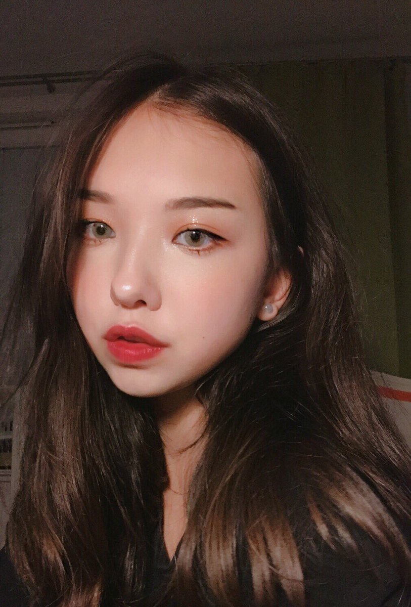 hmbutter's tweet photo. "I’m sorry to be cliché but I think I like like like you"

#ARMYSelcaDay https://t.co/lTubENv6BV