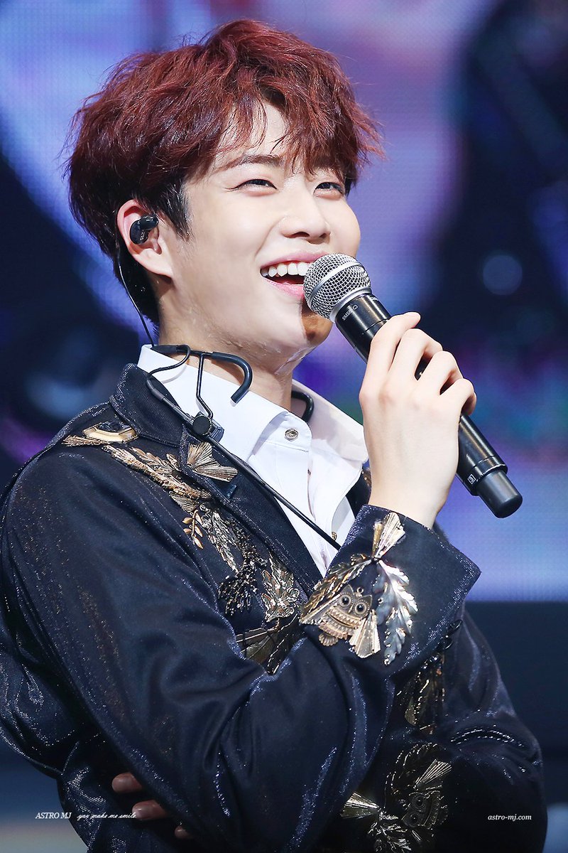 kimmyungjun_com's tweet photo. 170828 THE 1ST ASTROAD TO JAPAN #아스트로 #ASTRO #엠제이 #MJ #アストロ @offclASTRO 

👑 All of my Life 👑 https://t.co/Ea1BNuc1jS