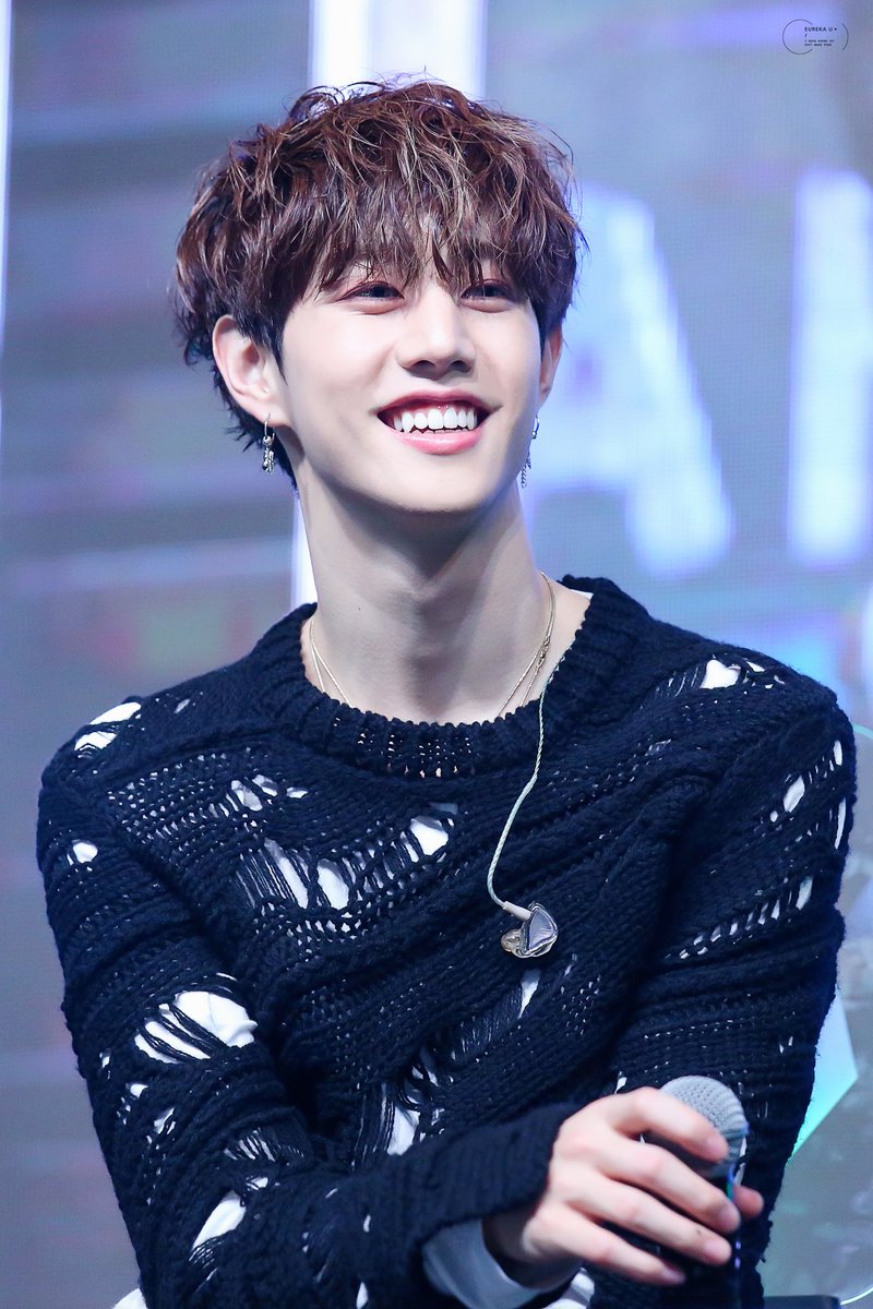 생일축하해요 
아무래도 다 고마워요 
#HappyMarkTuanDay
