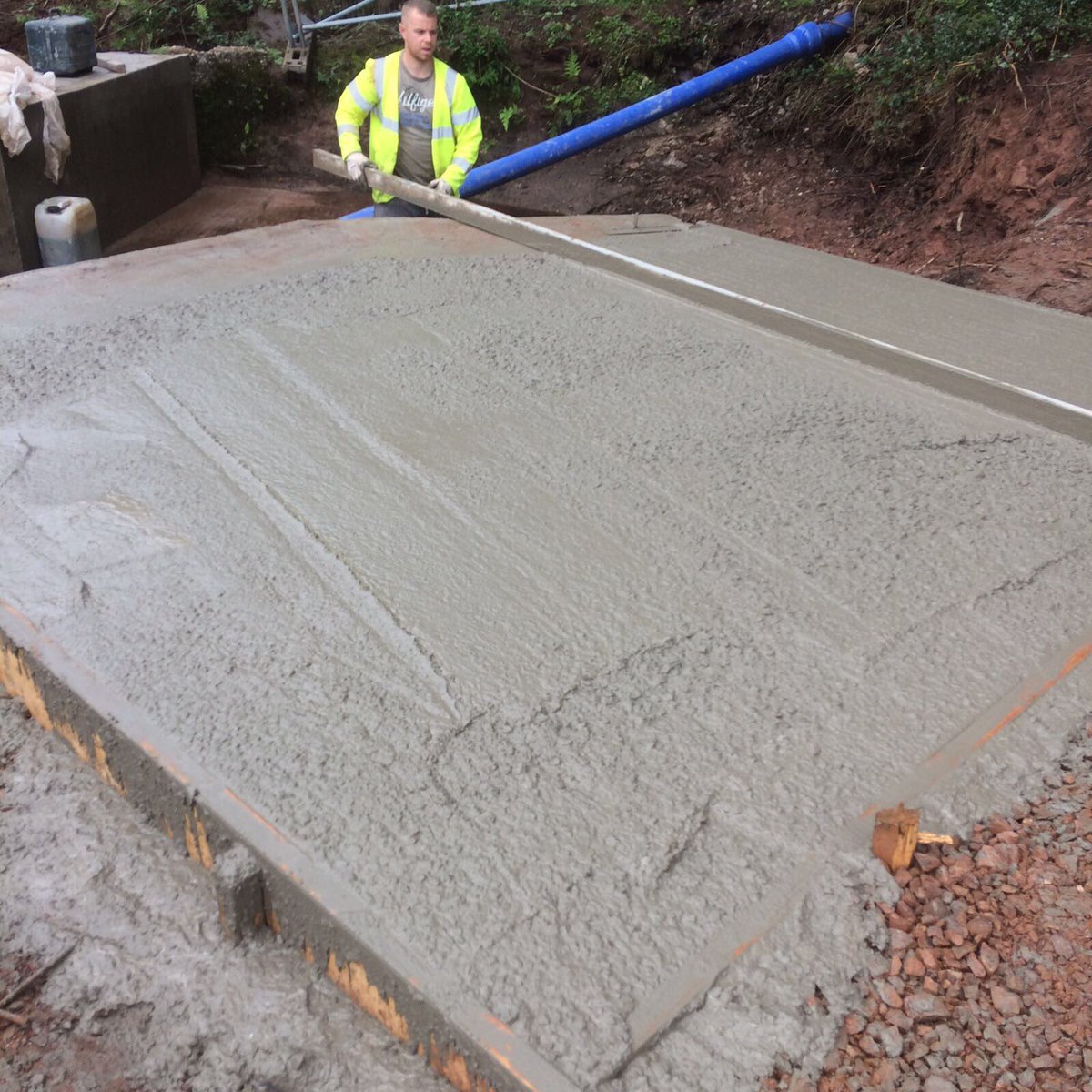 Now that's what I call a hill! No problem for Cemex Pumpmix. Another satisfied customer! #newport