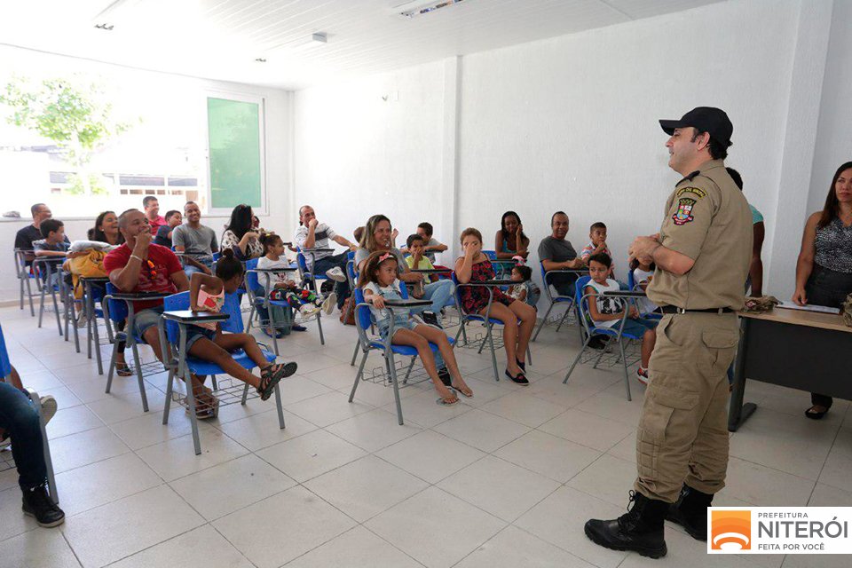 Participação especial no desfile cívico de sete de setembro.
Olha que fofura! goo.gl/Jmqwv6