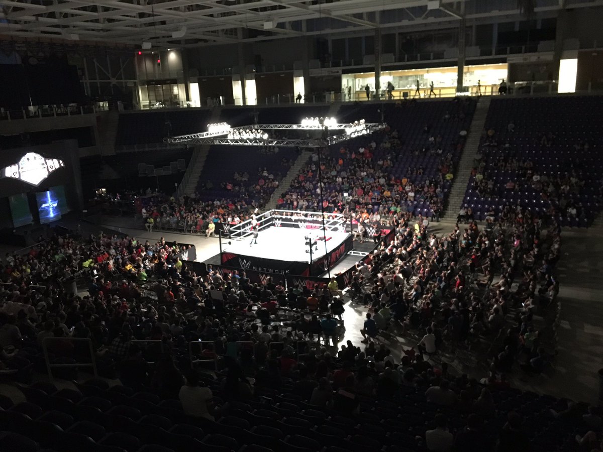 RAW to Air Live on Christmas & New Year's Day for First Time Ever