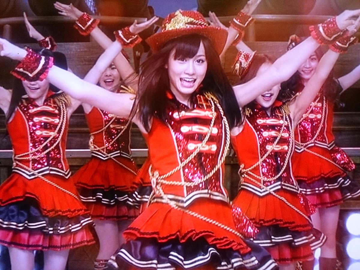 Kan Kiri Auf Twitter このpv本当好き 歌詞も衣装もダンスも あっちゃんの手足の長さ スタイルのよさ キラキラアイドルの頃も定期的に見たくなるよね 前田敦子 ラッキーセブン