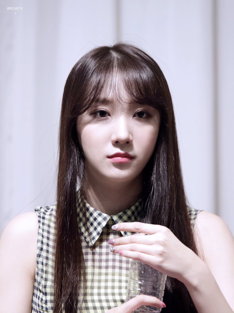 KimRoa_cn's tweet photo. 170902 목동 팬싸인회 
#PRISTIN #프리스틴 #로아 #민경 #ROA  💕🦊💕 https://t.co/NpQGz3teFm