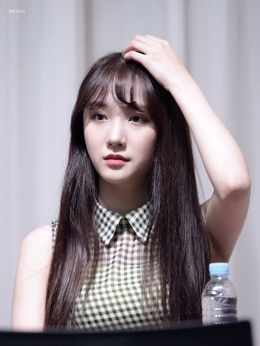KimRoa_cn's tweet photo. 170902 목동 팬싸인회 
#PRISTIN #프리스틴 #로아 #민경 #ROA  💕🦊💕 https://t.co/NpQGz3teFm
