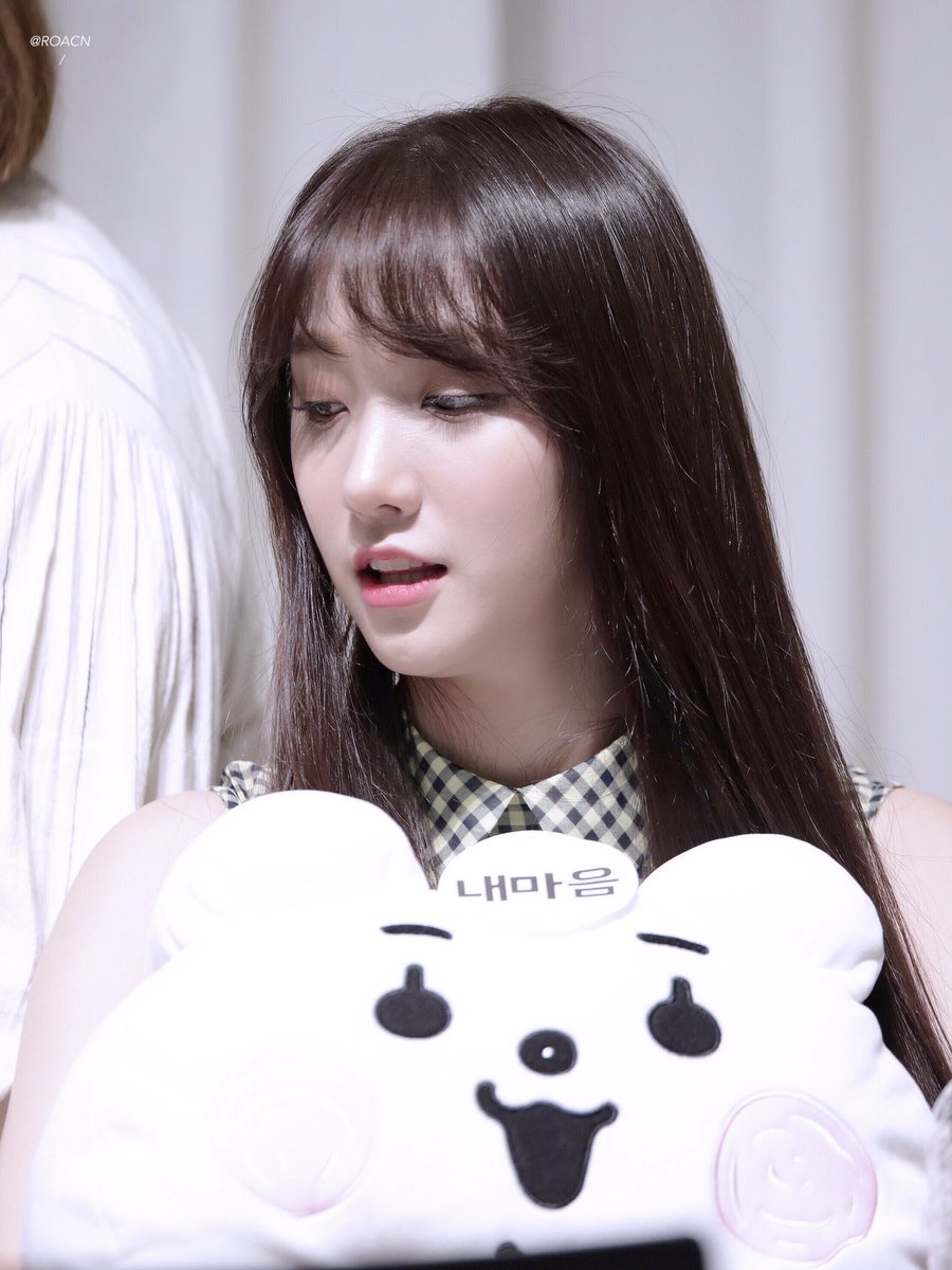 KimRoa_cn's tweet photo. 170902 목동 팬싸인회 
#PRISTIN #프리스틴 #로아 #민경 #ROA  💕🦊💕 https://t.co/NpQGz3teFm
