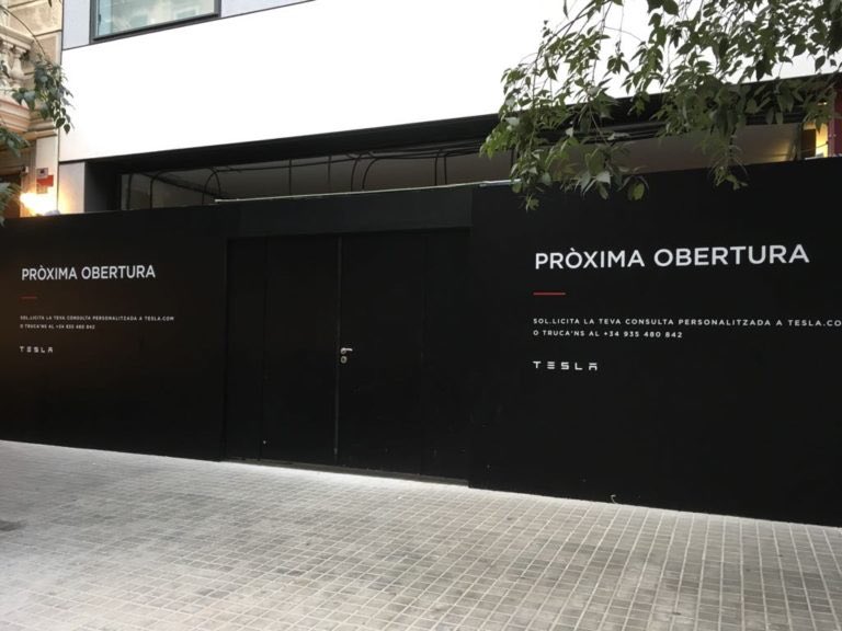 ClubTeslaES's tweet photo. Confirmado! En Octubre apertura oficial de la primera tienda de @TeslaMotors en #España https://t.co/hxCwYbWeEQ #FelizLunes https://t.co/4OhFFZPQHp
