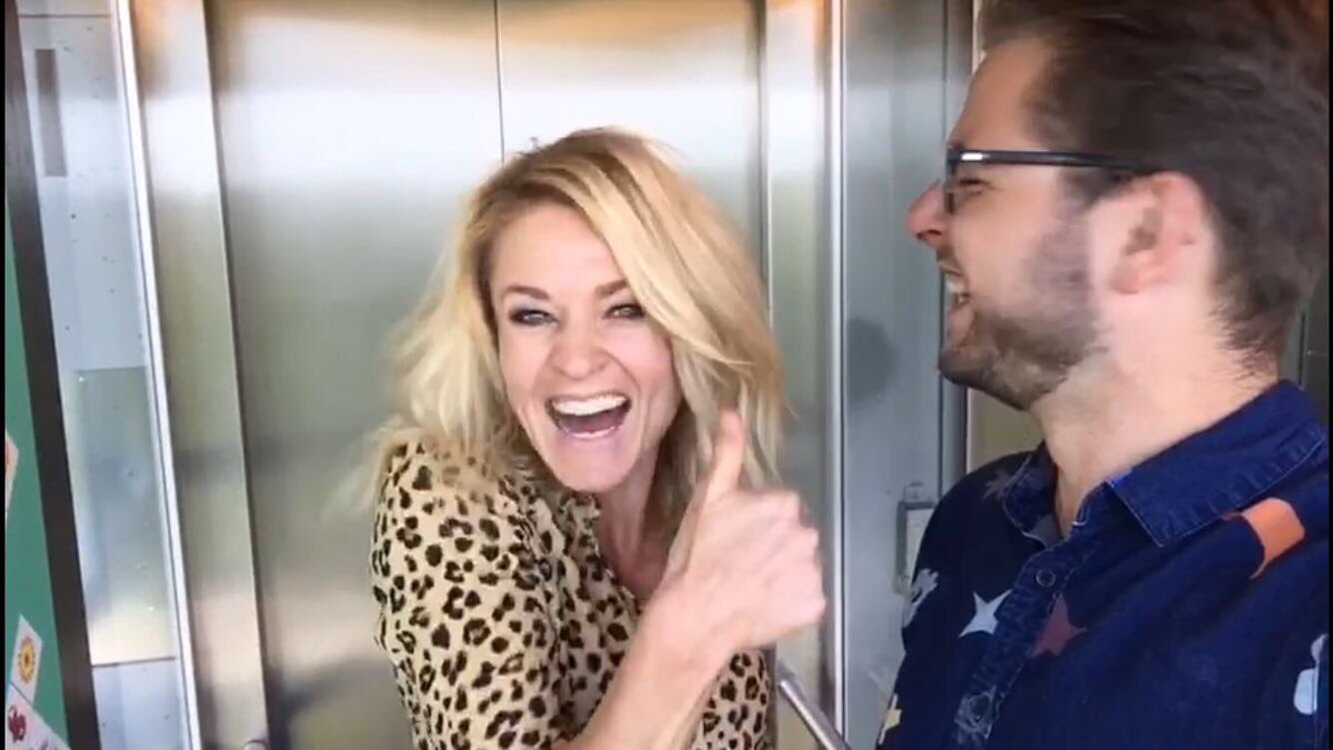 Yes! Precies binnen de tijd....#elevatorpitch #editienl <a href="/RobbieKammeijer/">Robbie Kammeijer</a> #thumbsup