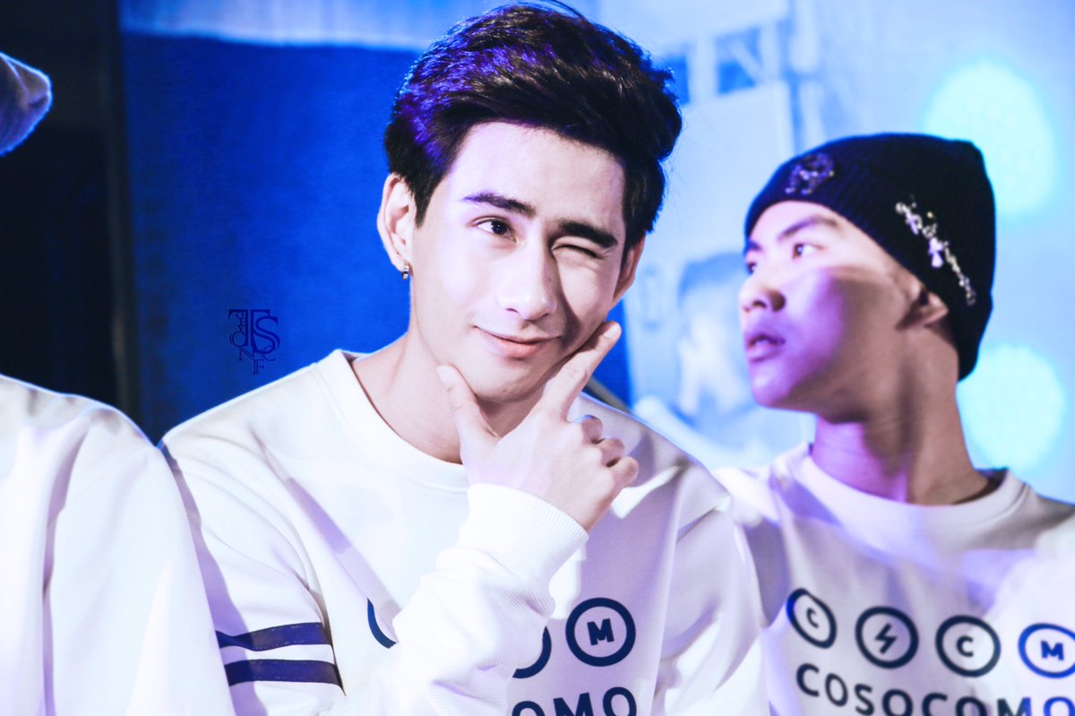 ChinaToey's tweet photo. Someone know you through their ears, someone know you with their eyes, but someone feel you by their hearts. 
@ImerbSittiwat #toeysittiwat https://t.co/iUh9JHYhyk