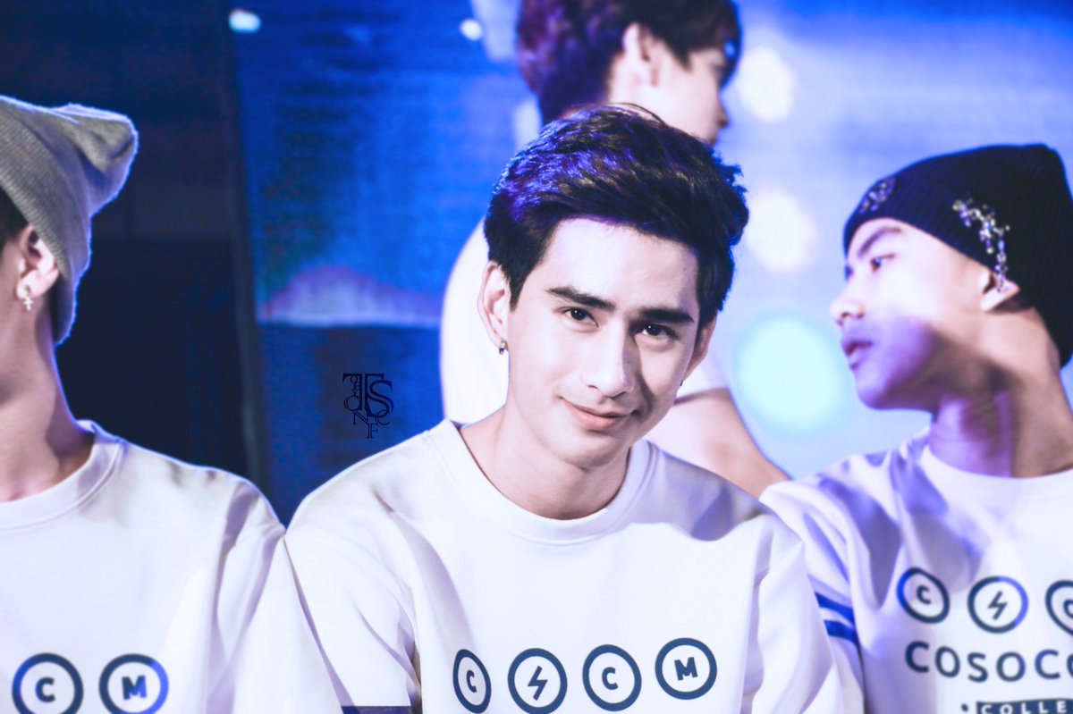 ChinaToey's tweet photo. Someone know you through their ears, someone know you with their eyes, but someone feel you by their hearts. 
@ImerbSittiwat #toeysittiwat https://t.co/iUh9JHYhyk