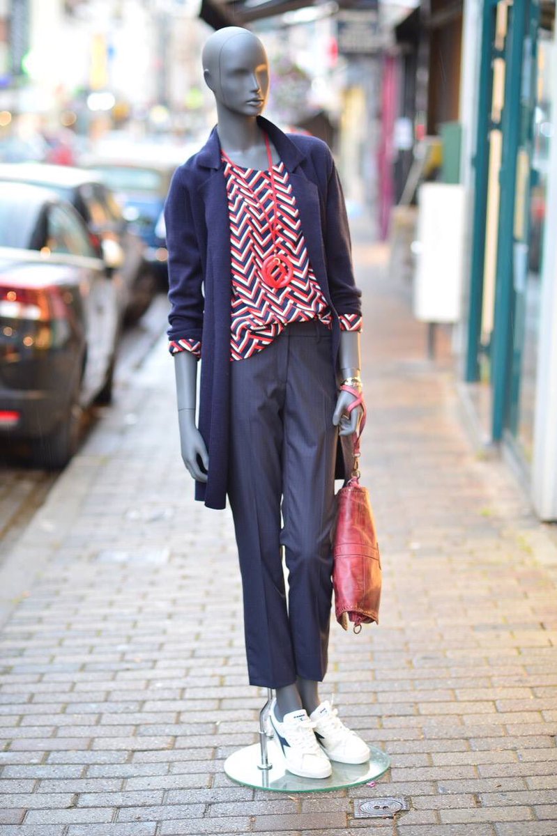 Oblic_Store's tweet photo. Le pantalon tailleur twisté street : on adore 😍 #shopping #bruxelles #lookdujour https://t.co/b00NhBho6v