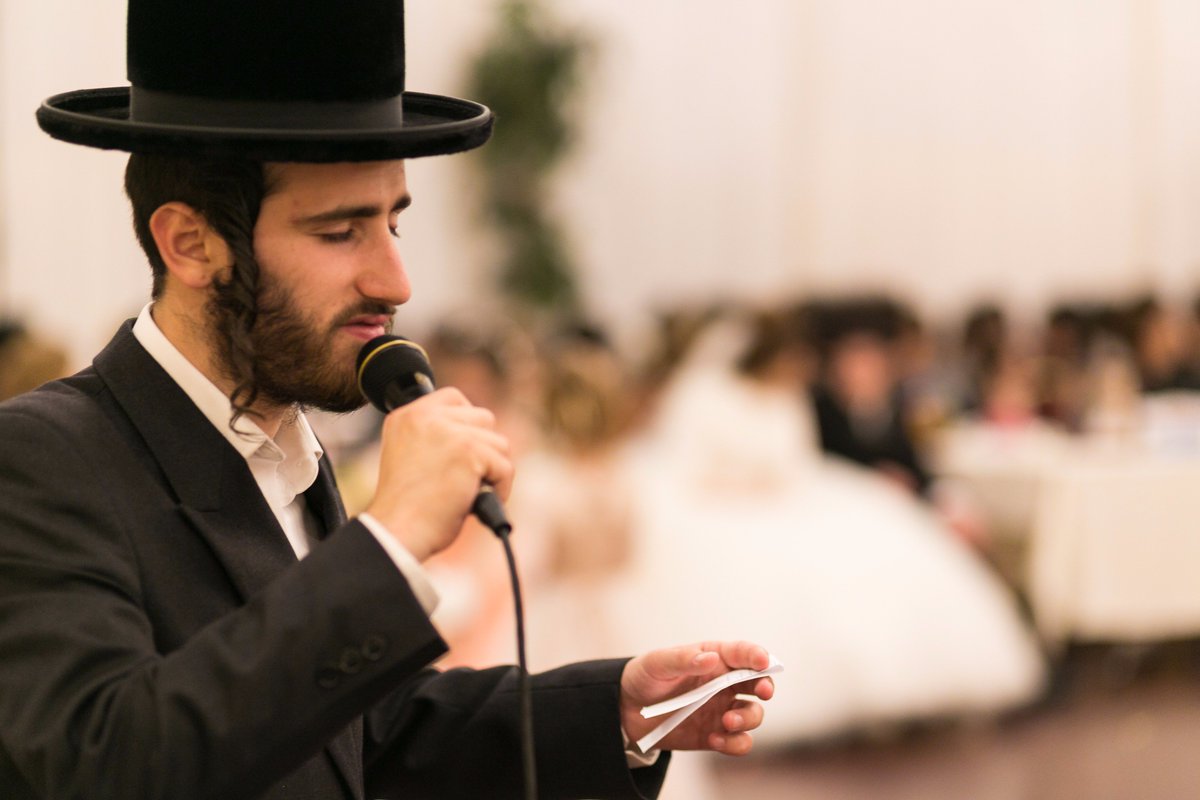 A badchens mission, to bring in #emotions into such a holy night for #chussenkallah 
#gettingthejobdone #smiles #tears photo: <a href="/luisblejer/">luis blejer</a>