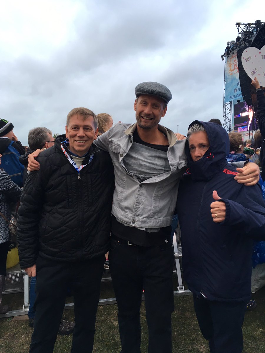 simonz737's tweet photo. Vamps dads enjoying @fusionfest @TheVampsband @dereksgolfpro https://t.co/UZAOHtVcsZ